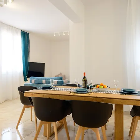 Summer Retreat 3rd Floor Agios Nikolaos (Crete)